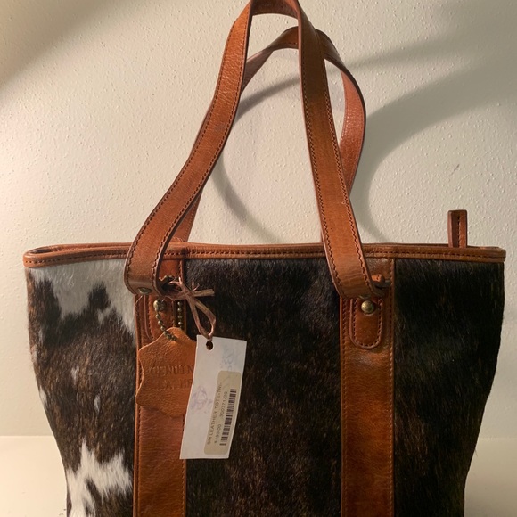 Leather and fur shoulder bag. - Picture 2 of 4